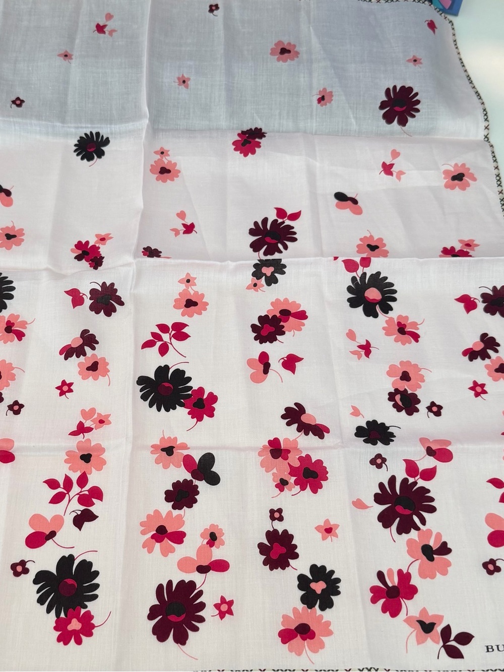 Authentic Burberry Pink Floral Cotton Handkerchief 22x22 - Picture 3 of 4